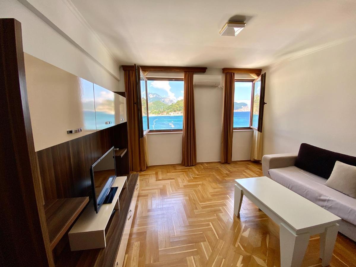 Apartments First Line Petrovac Exterior foto