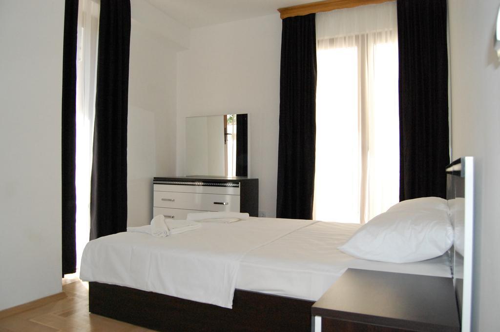Apartments First Line Petrovac Habitación foto