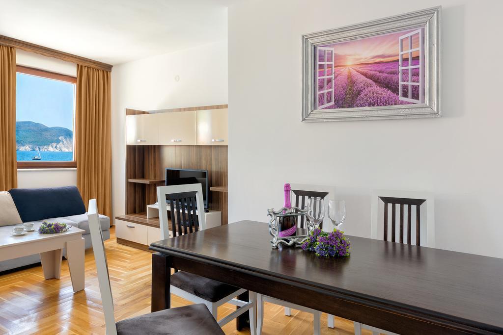 Apartments First Line Petrovac Exterior foto
